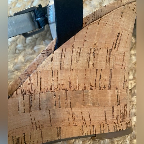 Guess Women’s Black Leather Strappy Cork Wedge Sandals Size 8.5 - Picture 11 of 11